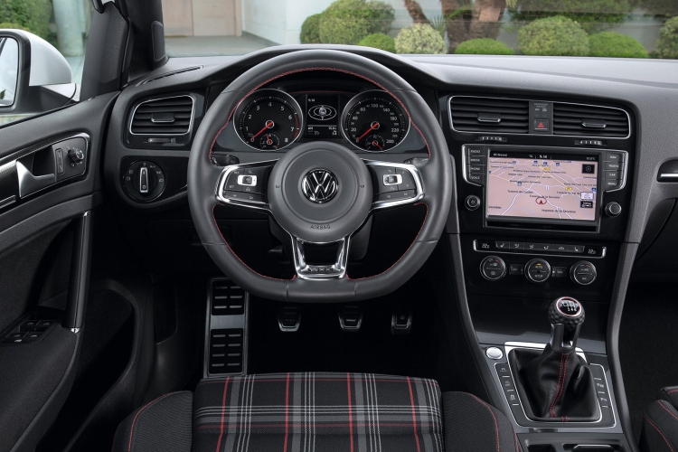 Volkswagen Golf GTI 5 uși