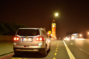 PiataAuto.md în Marea Britanie: Chevrolet Orlando pozează în Londra nocturnă