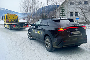 După ce s-a clasat pe ultimul loc în testul norvegienilor de autonomie de iarnă a maşinilor electrice, Toyota îi atacă pe organizatori cu acuzaţii derizorii