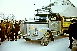 (VIDEO) Istoria curioasă a expediţiei de acum 65 ani, în care un camion Scania a transportat 3 tone de gheaţă de la Cercul Polar la ecuator fără un frigider