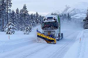 Norvegienii au publicat rezultatele de consum după 4 luni de muncă de până la -32 grade Celsius pentru camionul electric cu rol de autospecială de deszăpezire