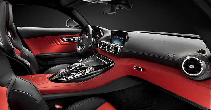 Mercedes-Benz GT, noul coupe sportiv german, şi-a dezvăluit interiorul