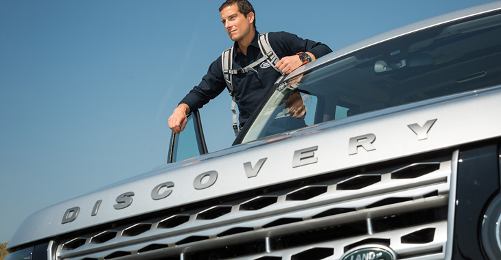 Bear Grylls devine imaginea globală a celor de la Land Rover