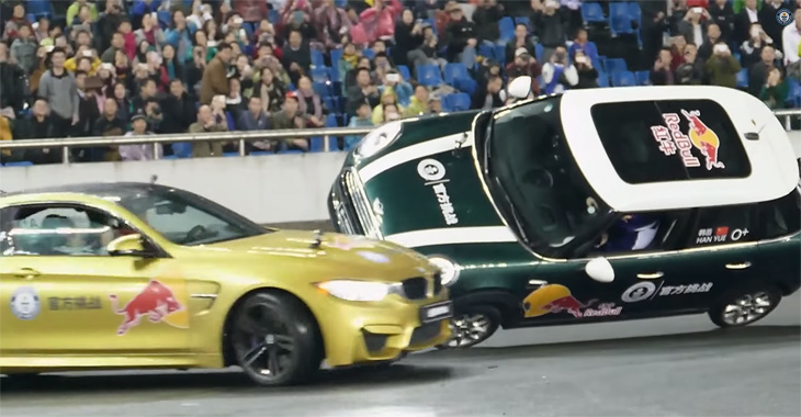 (VIDEO) Record demeneţial pentru BMW M4 – cele mai multe cercuri de drift făcute în jurul unei maşini aflate pe două roţi