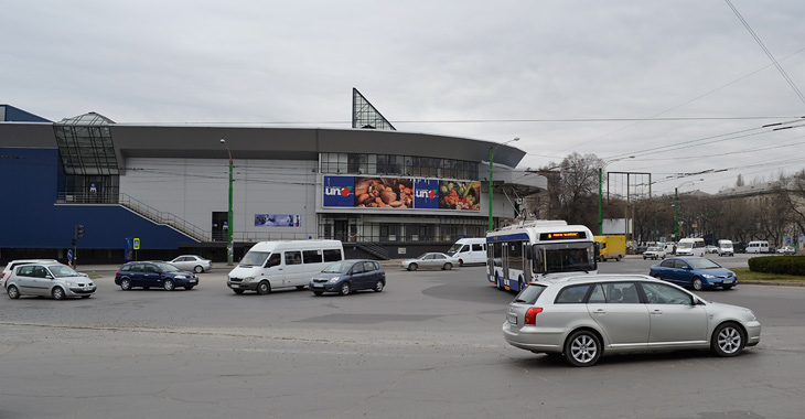 Veşti bune pentru şoferii din Moldova: cartea verde se va ieftini!