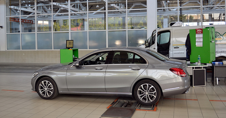 Mercedes-Benz C-Class, la un an de exploatare: trecem revizia tehnică, perfectăm asigurări