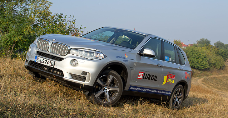 Asta e maşina expediţiei electrice prin Moldova: BMW X5 xDrive40e!