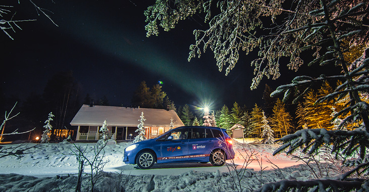 La câţiva paşi de casa lui Moş Crăciun! Am găsit zăpadă şi aurora boreală!