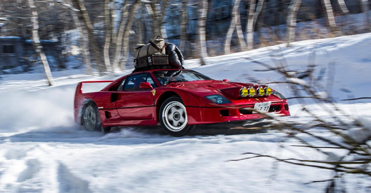 Un Ferrari F40 exploatat în condiţii de iarnă este un adevărat deliciu! (Video)