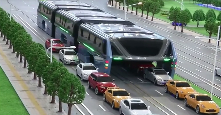 În China vor apărea autobuze care vor circula deasupra traficului! (Video)