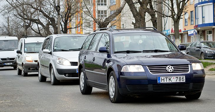 Autovehiculele cu numere străine vor putea fi înregistrate în Moldova cu o reducere de 70%! Cele înregistrate în Transnistria nu vor avea voie să circule în Moldova!