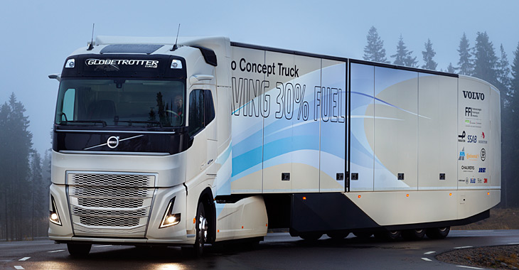 Camionul hibrid Volvo consumă cu 30% mai puţin combustibil! (Video)