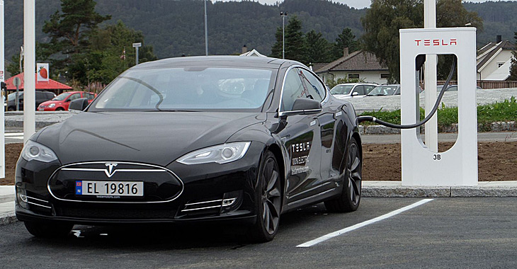 Tesla, obligată să plătească despăgubiri de 7,000 euro pe maşină în Norvegia pentru comunicare falsă a puterii