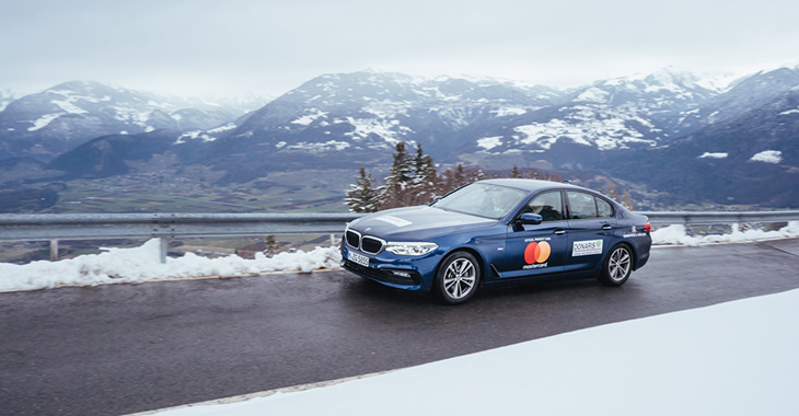 Road trip la costum: croasante franceze, jazz şi plăcere în condusul lui BMW Seria 5!
