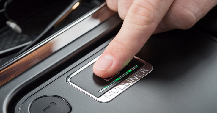 Bentley Bentayga beneficiază de un spațiu de depozitare cu scaner de amprente