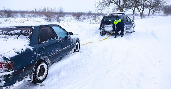 EDITORIAL: Ziua în care ţara a funcţionat. Moldova celei mai mari zăpezi din această iarnă