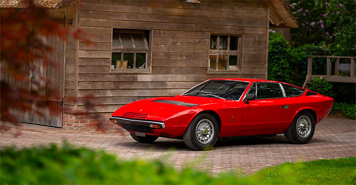 Un rar Maserati Khamsin, scos acum la vânzare, ascunde tot ce a fost mai frumos în epoca de aur a maşinilor italiene