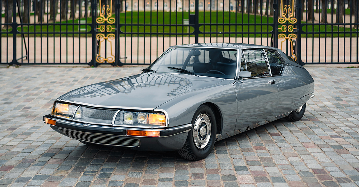 Maşina franceză, care fascinează şi la 50 de ani după ce a fost produsă, un Citroen SM superb, scos la vânzare în Franţa