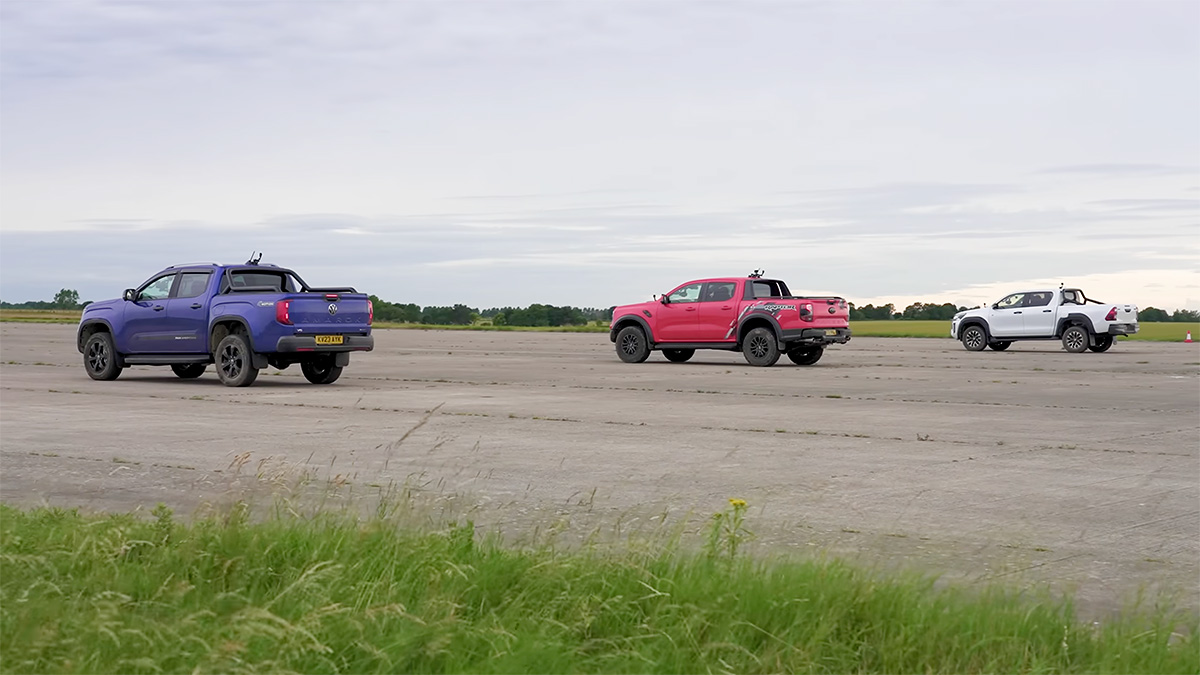 (VIDEO) Cele mai puternice versiuni ale lui Toyota Hilux, VW Amarok şi Ford Ranger se întrec între ele