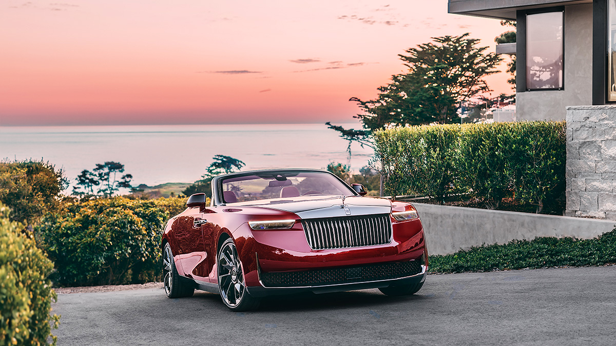 Rolls-Royce a creat La Rose Noire, cea mai scumpă maşină nouă din lume, vopsită de 150 de ori, cu 1603 bucăţi de parchet şi un ceas elveţian făcut la comandă
