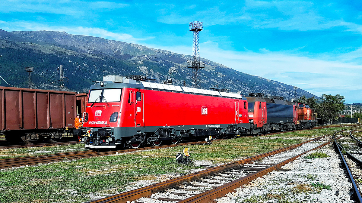 Softronic livrează două locomotive electrice noi Transmontana, fabricate la Craiova, către Deutsche Bahn Cargo România