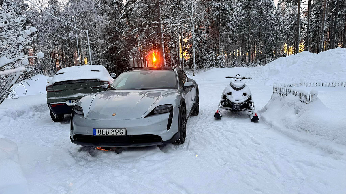 Proprietarii de Porsche Taycan electric îşi împărtăşesc experienţele de condus până la -37 grade Celsius prin ţările scandinave, iar unul din ei are şi o Toyota Hilux