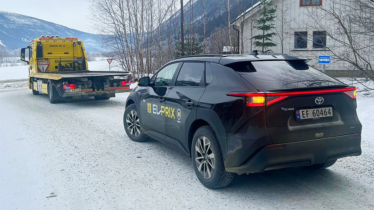 După ce s-a clasat pe ultimul loc în testul norvegienilor de autonomie de iarnă a maşinilor electrice, Toyota îi atacă pe organizatori cu acuzaţii derizorii
