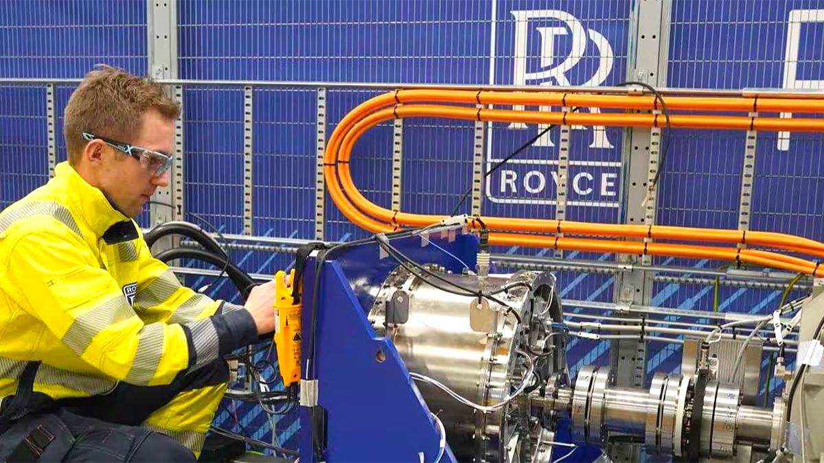 Inginerii Rolls-Royce au creat un nou motor electric pentru avioane regionale de pasageri, care va sta şi la baza motoarelor mai mari