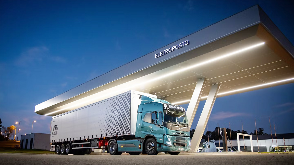Volvo anunţă vânzări record de camioane electrice în 2023, dar cota acestora faţă de diesel rămâne încă foarte modestă