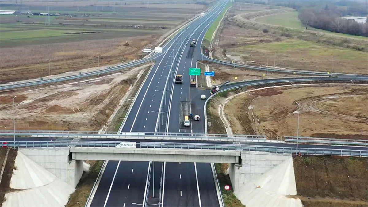 Un nou segment din autostrada A8 din România, cu 7 tuneluri şi 46 de poduri, pasaje şi viaducte intră în etapa de pregătire a licitaţiei pentru proiectare şi execuţie
