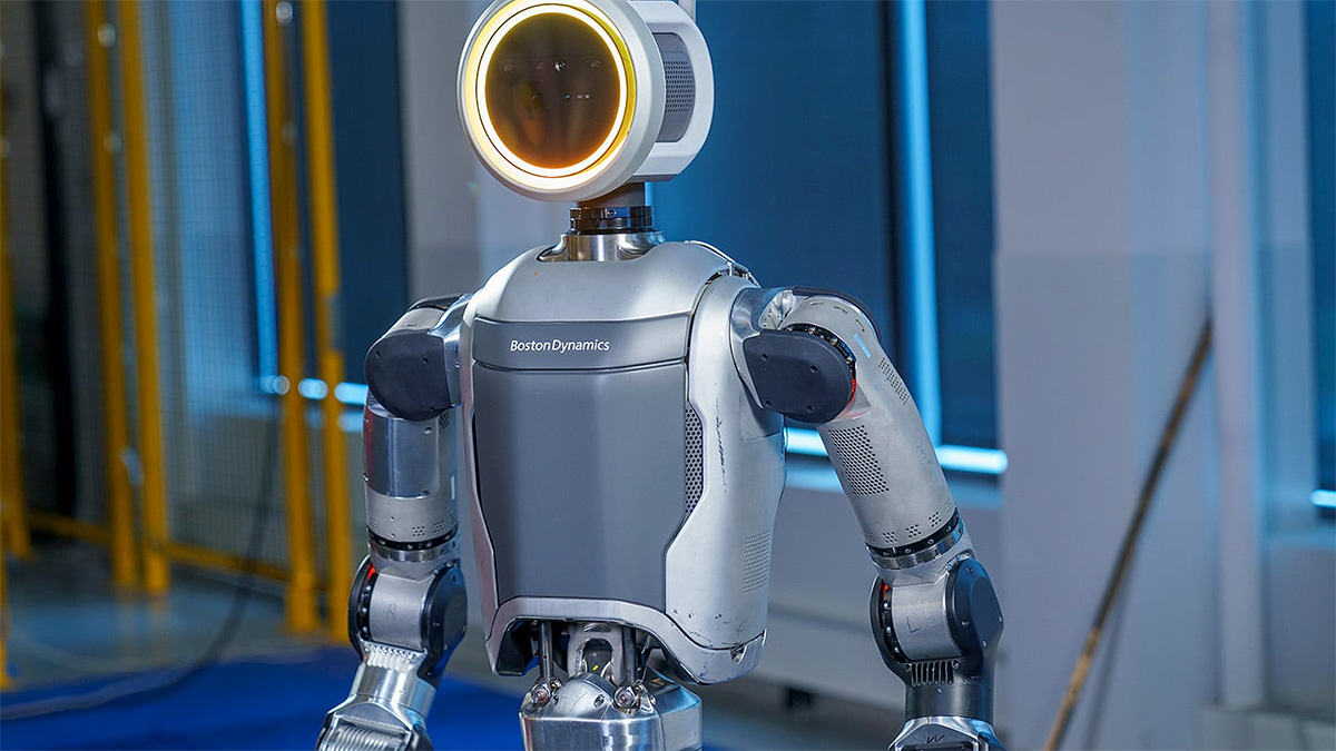 (VIDEO) Boston Dynamics a lansat noul robot Atlas, acţionat electric, care va începe a munci în fabricile auto, pe liniile de asamblare, în locul oamenilor