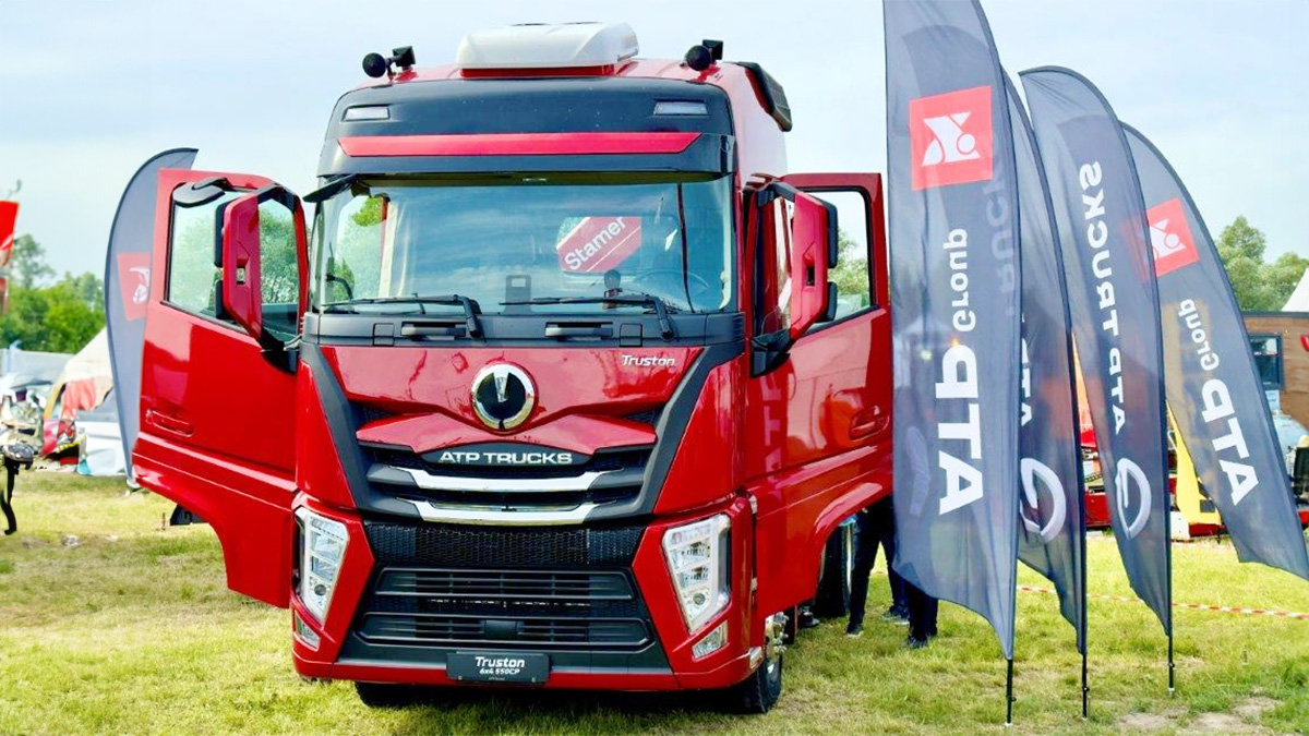Producătorul ATP din Baia Mare, România, a lansat noul camion cap tractor Truston 4x2 şi 6x4, cu motor de 550 CP