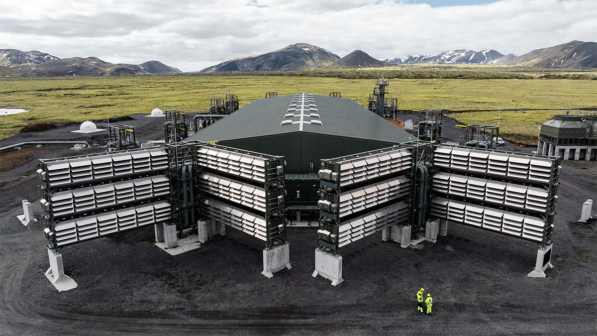 Cea mai mare fabrică de extragere a CO2-ului din atmosferă a început a opera în Islanda, construită de inginerii din Elveţia