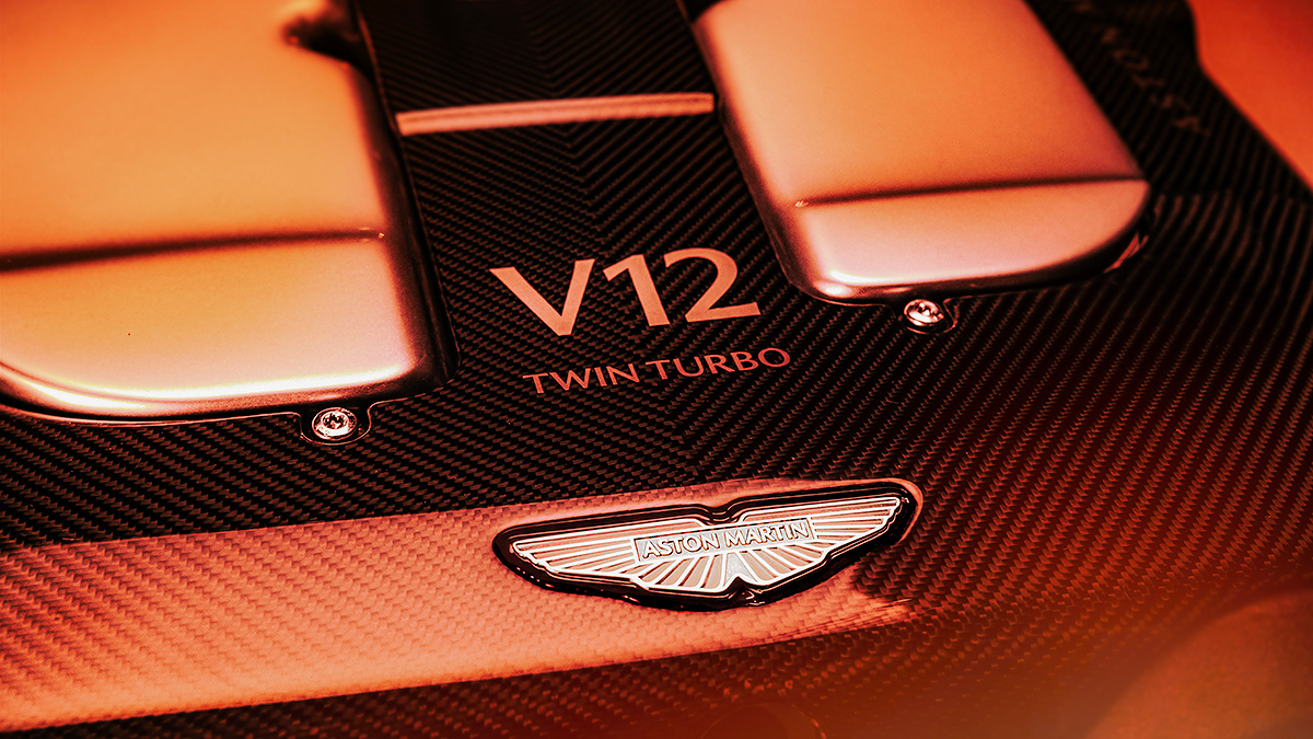 (VIDEO) Aston Martin a făcut ceea ce aproape că nu mai face nimeni în lumea auto, a creat un nou motor V12