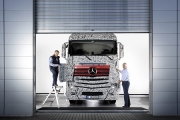 Noul Mercedes-Benz Actros, în versiune pentru curse lungi, va fi lansat în curând