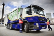 Electro-camionul Volvo curata Londra de deseuri