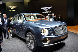 Geneva LIVE: Bentley se joaсă de-a SUV-ul la Geneva