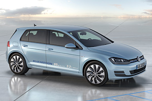Premieră la Paris: Volkswagen Golf BlueMotion Concept