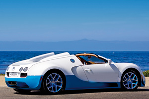 Bugatti a adus cel mai puternic roadster la Paris pentru o singură seară