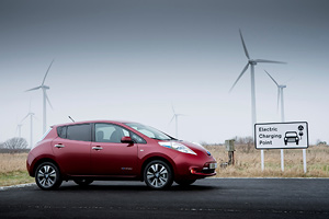 Nissan Leaf a devenit mai practic, mai eficient şi mai accesibil