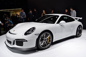 Porsche prezintă la Geneva versiunea dinamică 911 GT3