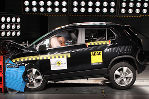 Noua serie a testelor de impact Euro NCAP: Chevrolet Trax, Renault Captur, Dacia Sandero şi Nissan Evalia