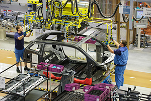 BMW dă startul producţiei de serie a lui i3. Cât costă noul model electric bavarez?