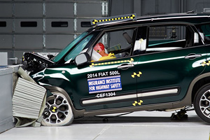 Jeep Cherokee şi Fiat 500 L au trecut cu bine testele americane de siguranţă IIHS