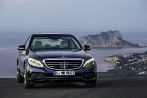 Premieră: noua generație Mercedes-Benz C-Class – baby S-Class!