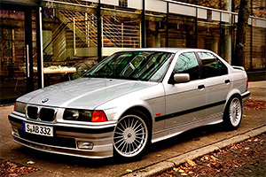 Plăcerea în condus, aşa cum era ea implantată cândva de inginerii BMW şi Alpina: un superb B3 3.2 E36, scos la vânzare în Germania