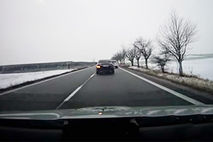 (VIDEO) O Skoda Superb a poliţiei cehe, într-o urmărire a unui Mercedes C-Class