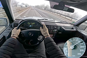 (VIDEO) Cât de greu învinge vântul pe autostradă, la viteză maximă, un Mercedes G-Class din 2011, cu motor diesel V6