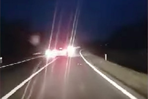 (VIDEO) Automobil al ANTA, surprins circulând haotic pe un traseu naţional, cu şofer aparent în stare de ebrietate