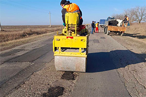 Administraţia de Stat a Drumurilor din Moldova spune că în acest an va plomba gropi şi iarna şi îndeamnă şoferii să raporteze problemele